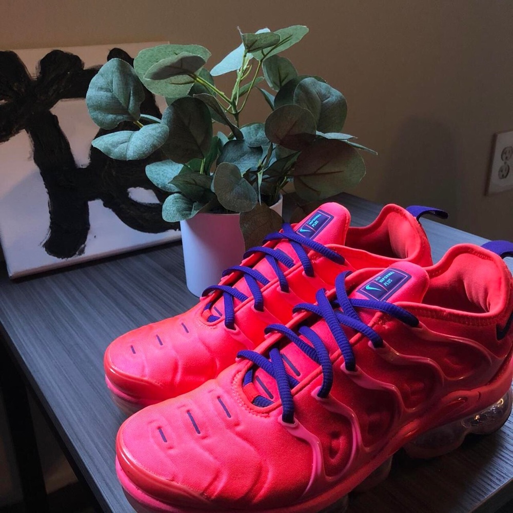 Nike Women's Air VaporMax Plus Shoes ‘Bright Crimson”